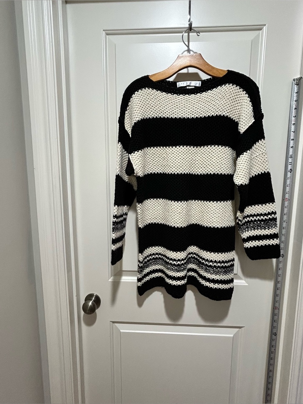 The Limited women’s size S Black and Off White Striped Stretchy Knit Sweater